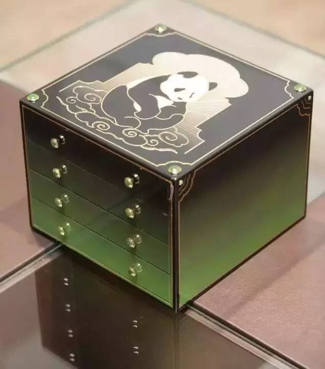 新航出的麻將被搶光！1700元，比LV和Tiffany好看！李光耀：誰也別想搞垮新航