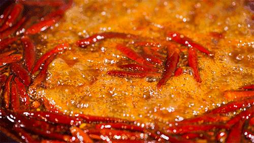 麻得过瘾！新加坡这家正宗四川肥肠粉，藏在小贩中心