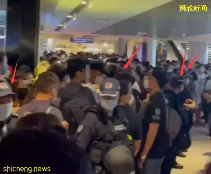 新加坡二愣子为买表向警察叫嚣：开枪射我呀！惊动部长：丑陋