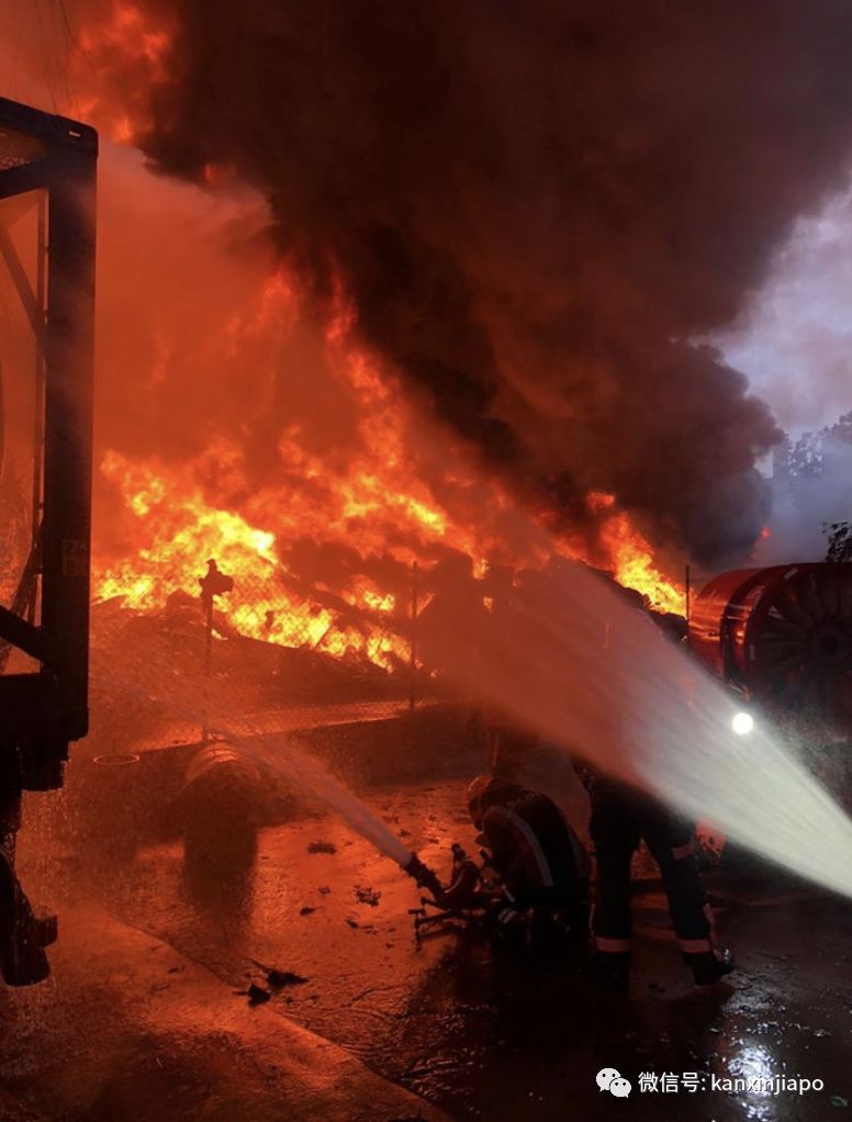 新加坡化工厂大火狂烧6小时,出动130名消防员!