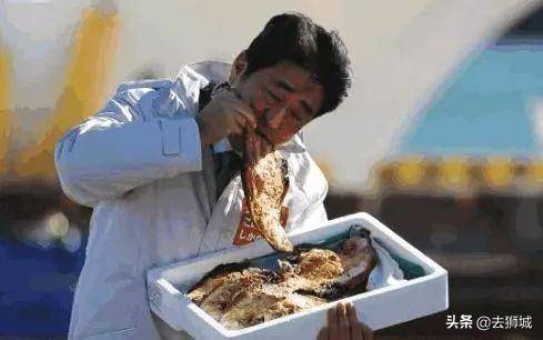 那边福岛核凝胶外露,这边福岛食品进新加坡,李显龙:安全