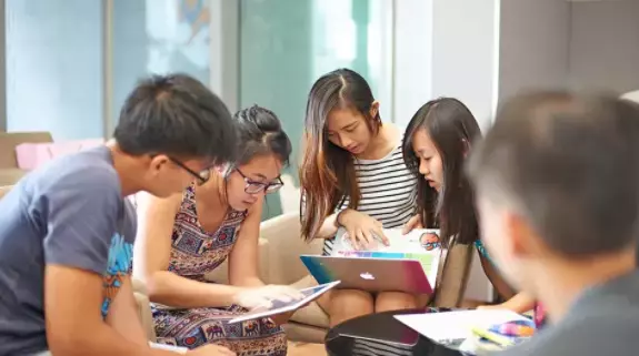 最新!2022全球国际化大学榜单公布,新加坡国立大学排名第8,南洋理工大学排名第12