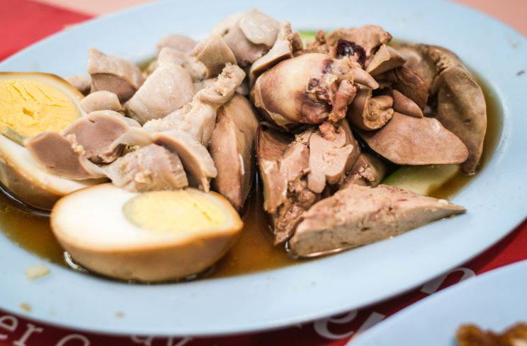 黄埔熟食中心内的千禧海南鸡饭！还有免费花生鸡爪汤喔