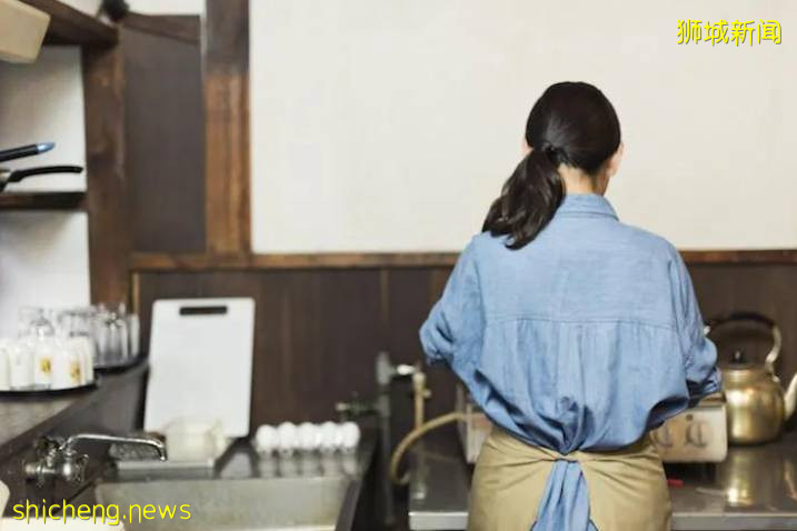 “在新加坡,一个生过孩子的女人值多少钱?”