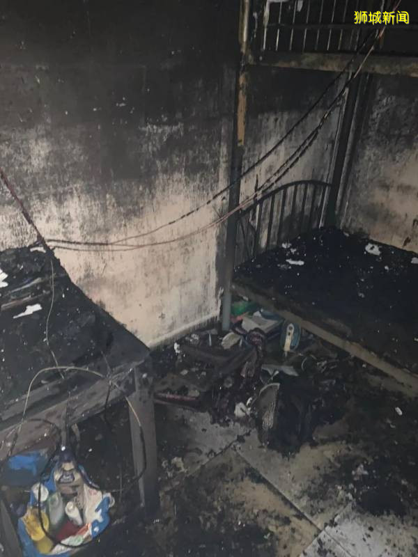 昨晚新加坡组屋起火，40人大疏散，房间物品化为灰烬