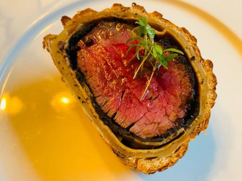 在朋友圈疯狂刷屏的The English House惠灵顿牛排真实测评来咯