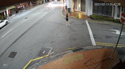 新加坡5死1伤车祸：为救男友80%烧伤的美女歌星，刚脱离危险！她还得面对这些