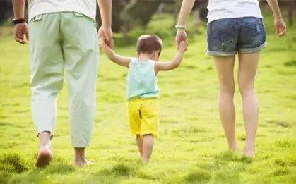 去年15萬人離開了新加坡！今年，這些人綠卡批准時間大幅縮短！移民政策放松了