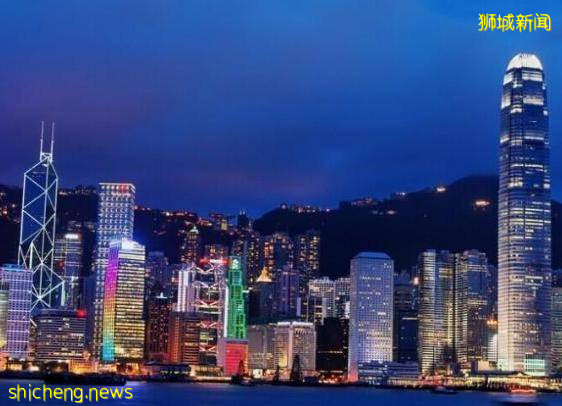 看完新加坡的GDP总量,再看看香港,翻天覆地的变化