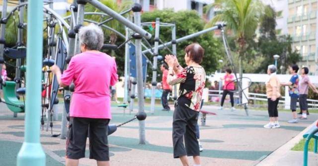 新加坡“講華語運動”，推廣40年的利弊得失，值得我們好好反思