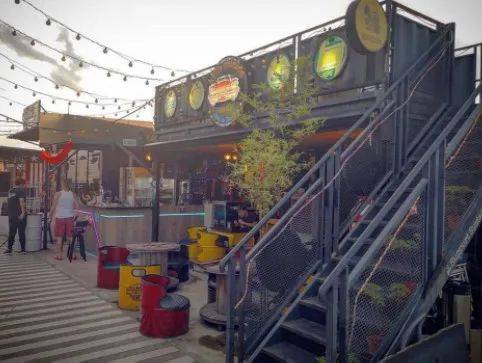 不想去CBD吃饭了? 快来体验一下榜鹅的货柜小镇吧