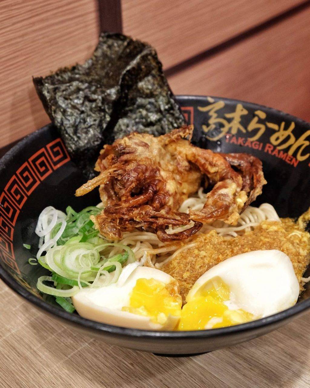 跨年夜後吃拉面🍜“Takagi Ramen”深夜食堂! 24小時無間斷營業,辣椒螃蟹+鹹蛋黃風味拉面