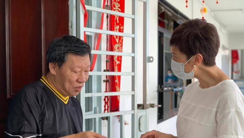 新加坡人力部长“求助”组屋区有蝙蝠巢穴，咋整