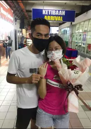 越堤族爱情长跑14年 VTL回国向女友求婚