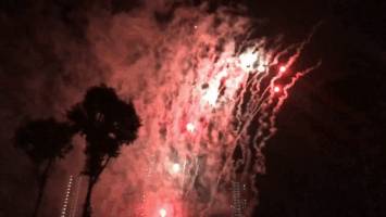 國慶煙火，點亮希望；建國55周年之際，祝願新加坡乘風破浪，再創輝煌