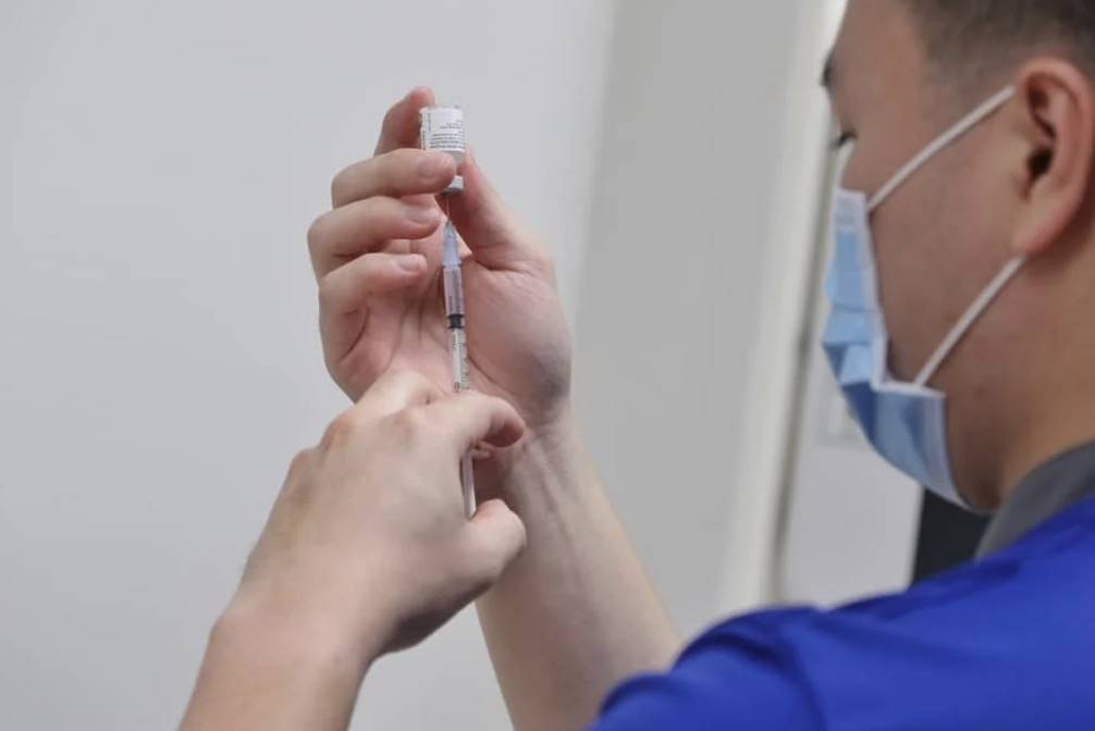 72歲老人接種疫苗後心髒驟停、生死不明!衛生部回應了