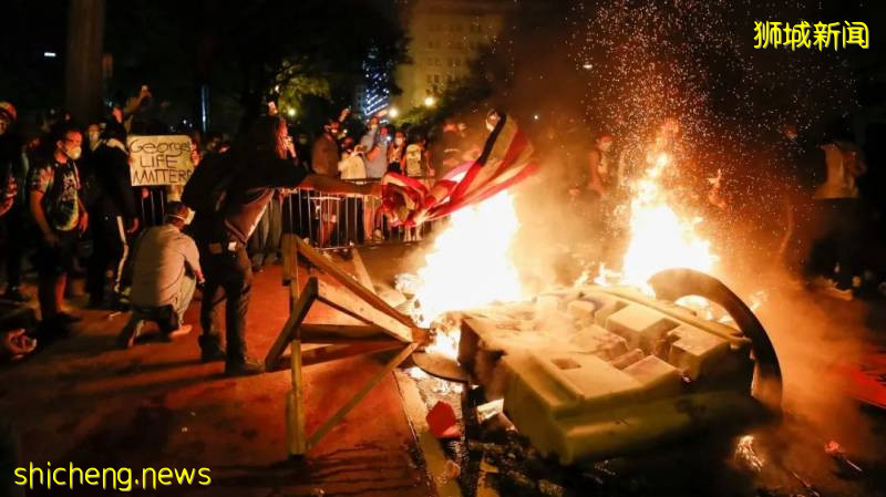 突发!这个国家再陷暴乱!枪手疯狂扫射!新加坡种族为什么不乱