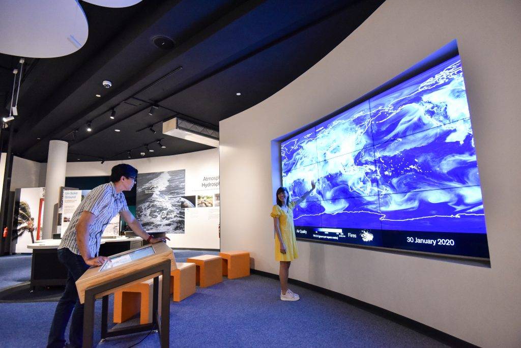 增廣見聞去👣科學館Earth Live地球展覽🌍懸空漂浮地球、AR沙箱投影，展出亮點逐個看✨