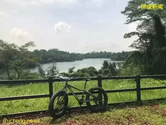 超级奶爸!带着2岁女儿骑行17小时166公里,环游新加坡