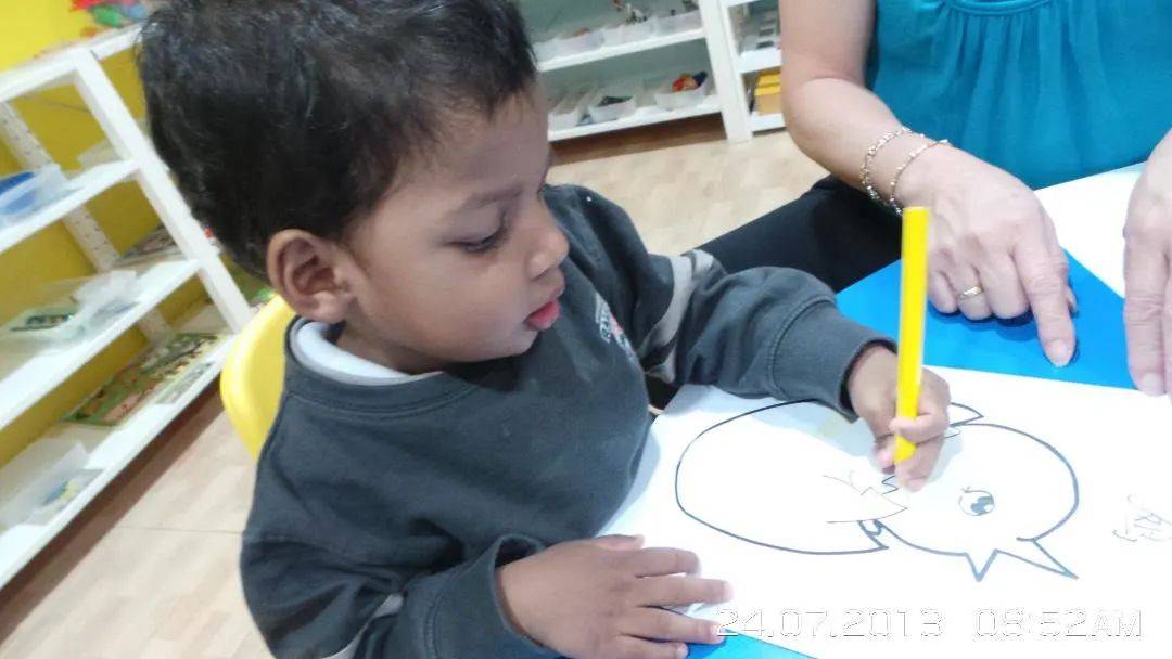 这位新加坡自闭症男孩,一动手就感动了全世界,预测这会刷爆朋友圈