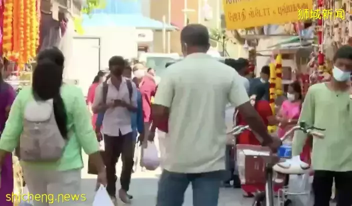 牛车水和小印度呈现繁荣景象,客工群体回归!新加坡暂不收紧防疫措施