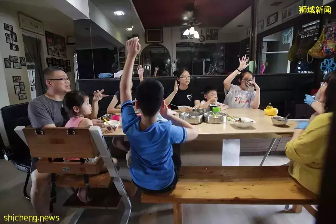 在新加坡養8個孩子，一周只花$300！沒有女傭，日子到底過得怎麽樣