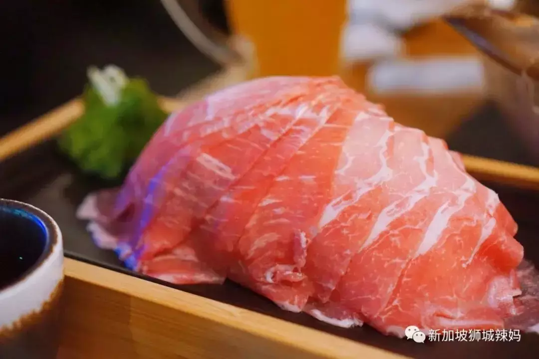 排队5小时!网红凑凑火锅来新加坡了!锅底无限续、奶茶免费喝!菜品大曝光