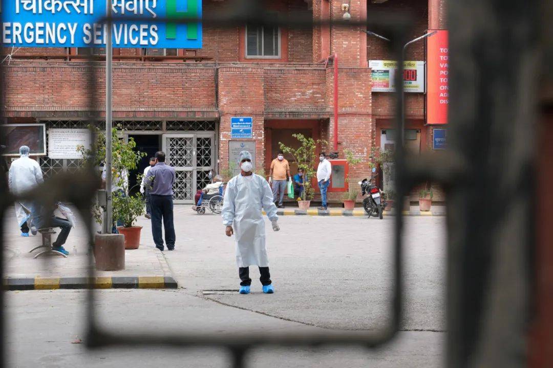 新加坡出现7种变异病毒,已有350例感染!疫苗有效期仅18个月,300天后或会二次感染