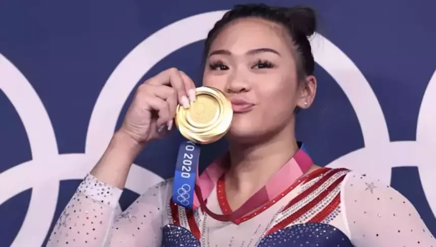 “滾出中國！” 她在深圳地鐵和老外互罵！以前華人被歧視，現輪到老外被怼