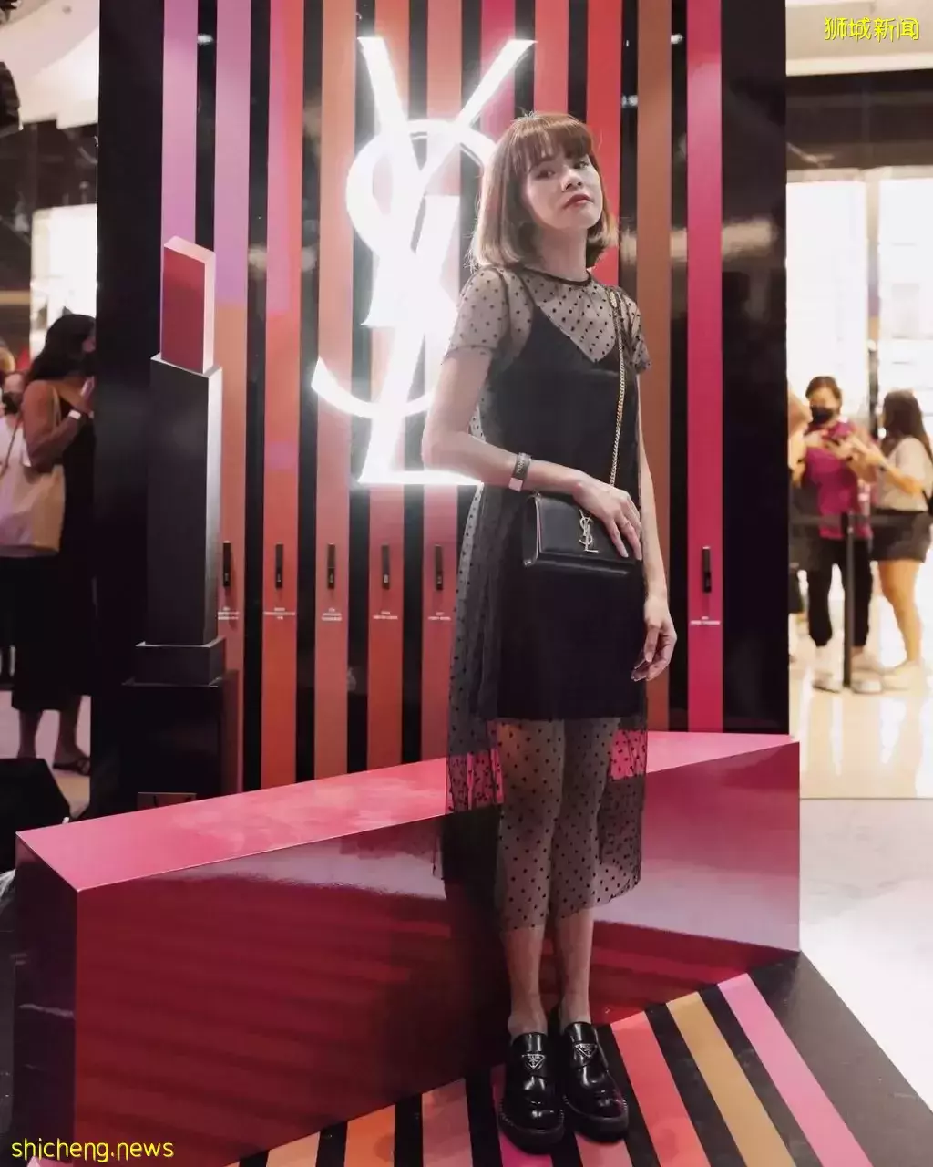 即日起到6月29日！YSL快閃活動強勢來襲💥 衆多豪禮猛烈助攻🎁 僅需打卡主題牆📸立馬獲贈香水樣品✖️大頭貼✖️限量版鏡子