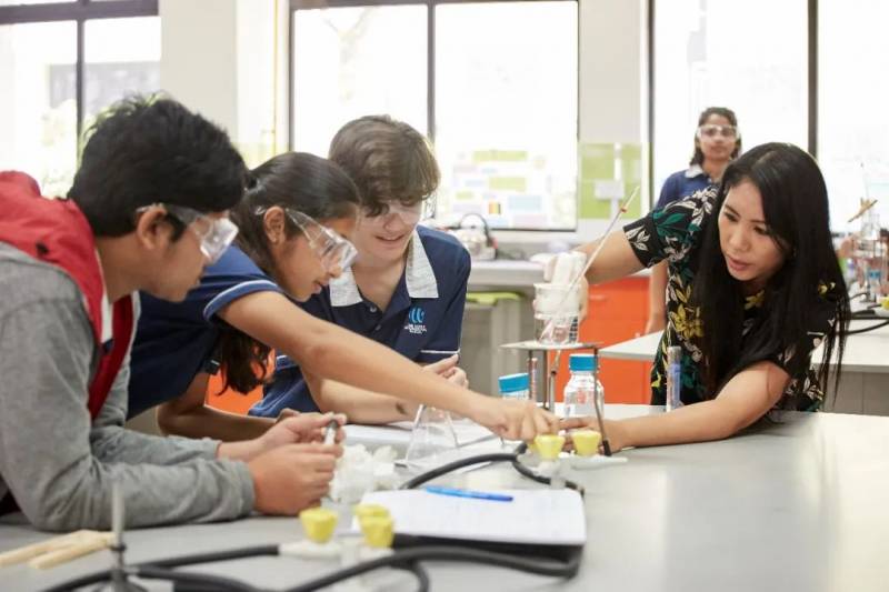 看看家長怎麽花式誇這所新加坡國際學校