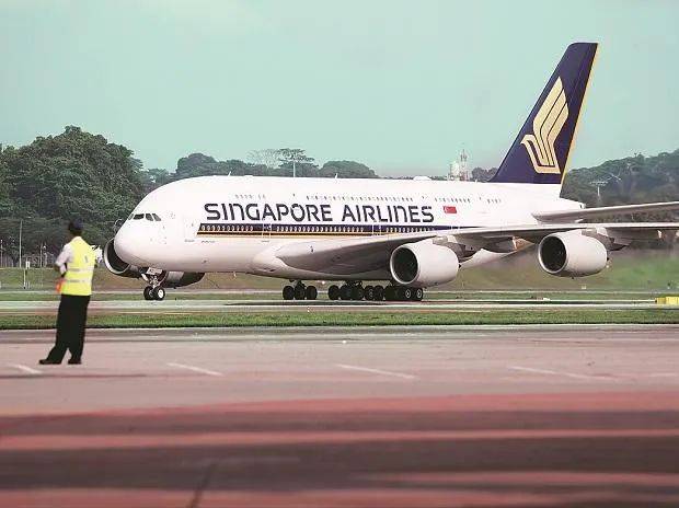 中國香港禁止從新加坡出發的新航飛機落地！發生了什麽