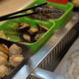 锅底限时免费!新加坡这家店烤涮双享:70种菜品、实现吃肉自由