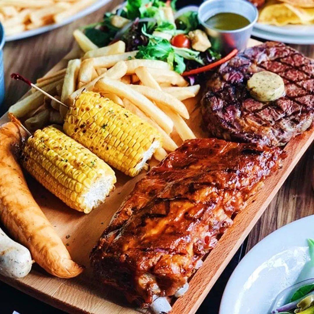 肉食者的年终狂欢：狮城“烤肋排”前来报道