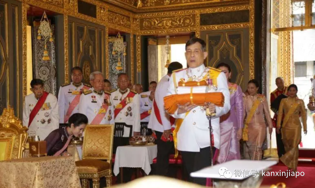 今增 7 | “泰国甄嬛”出狱首次回宫,曼谷骚乱持续,多处出现香港独立、台湾绿营旗帜