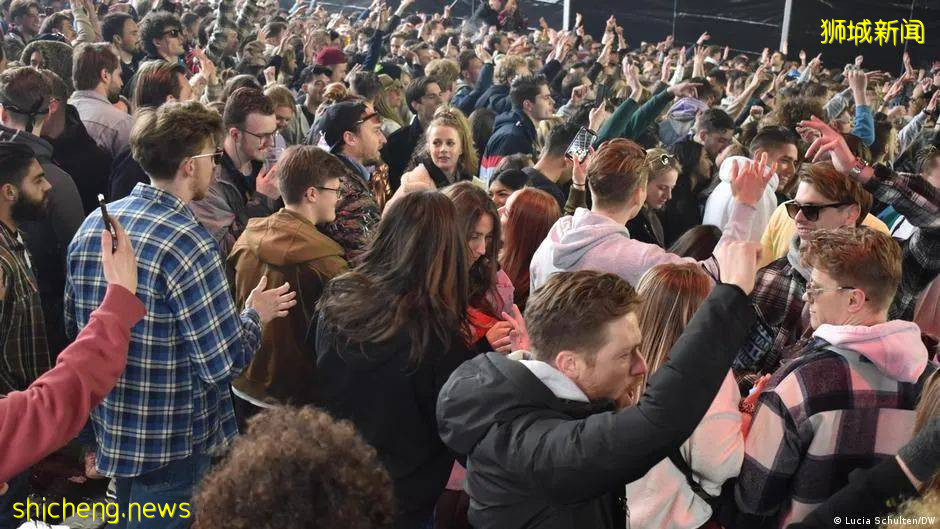 新加坡公布5大“黑区”，3天各到访超千例！这个国家不再公布新增病例