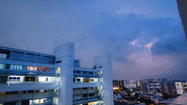 朋友圈刷屏！新加坡天空奇景再現，一波美圖襲來！太美了