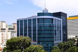 你猜猜，新加坡需要排长队购买的是什么吗