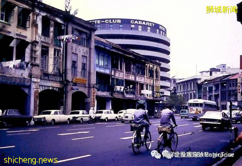 上世紀50-60年代,南洋島國新加坡,迎來經濟繁榮的第一次來臨時!