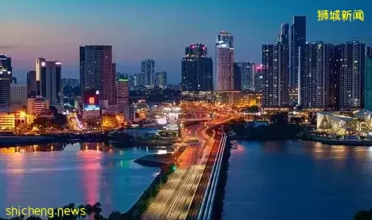 “我把新加坡的出租房退了,每天3小时往返新山,一个月省下500新!”