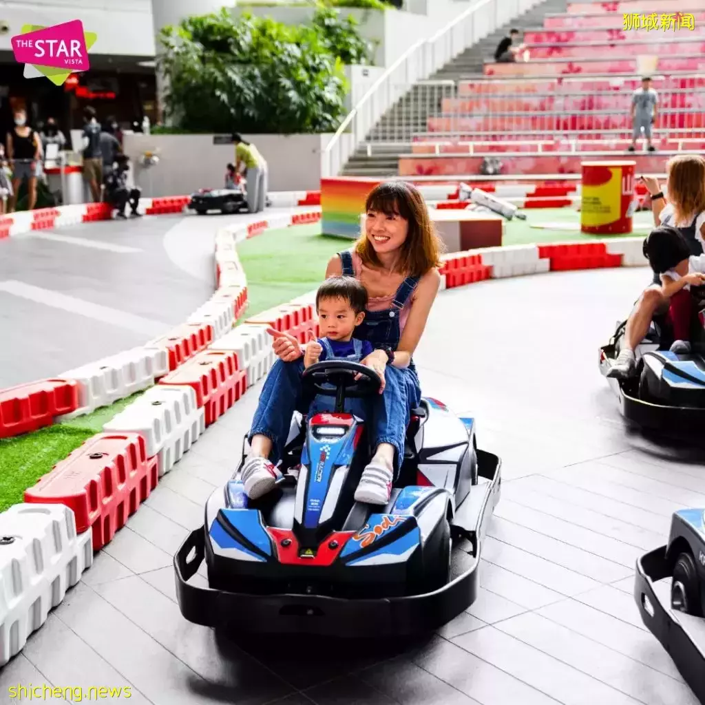 Star Vista卡丁车活动,遛娃必来!跑道加入古早味装饰很吸睛😎一趟$15,大人小孩享受飙车快感