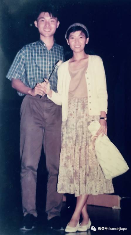 從木讷小子到新加坡“最帥議員”，改變他的女人到底是誰