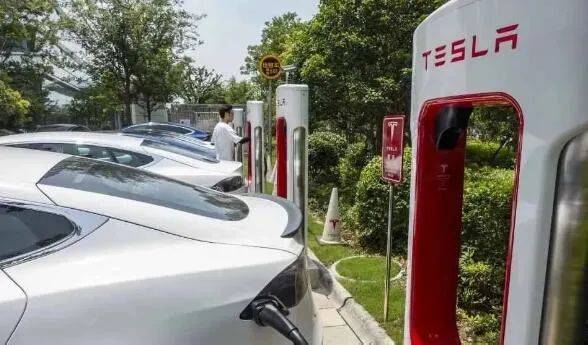 新加坡“計程車”五年內要實現全電動，妥妥的搶補貼的節奏