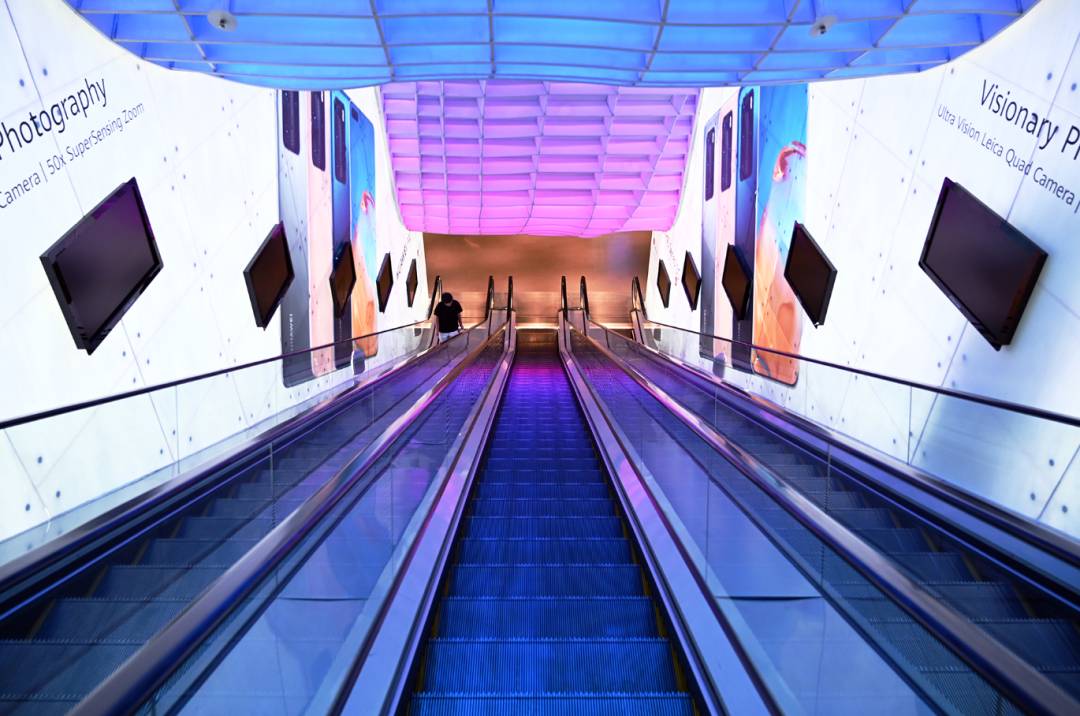 擠！爆！了！2020在家待了一整年，年底了，全新加坡的人都上街排隊