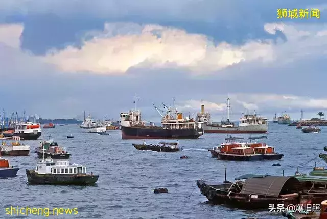 45 張照片,捕捉 1971 年新加坡的街景,來尋找中華文化的痕迹吧