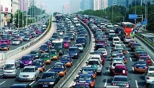 新加坡小康家庭每月賺多少錢?揭秘新加坡中産現狀