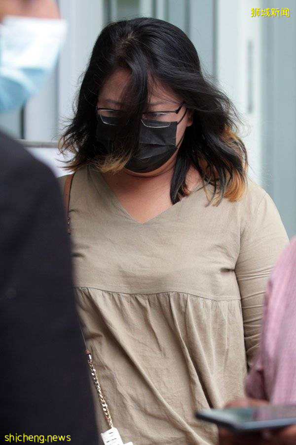 女雇主嫌女佣臭 逼她当面洗澡