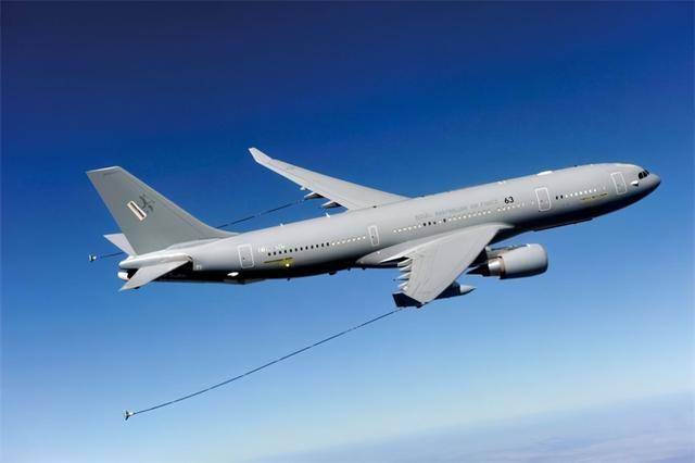 一脚油门就出境!弹丸之地新加坡为何买空中加油机,作用无可替代