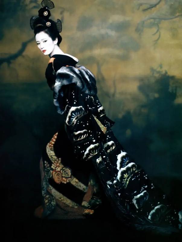 《奪冠》看哭！入籍新加坡的鞏俐，征服了中國觀衆的心