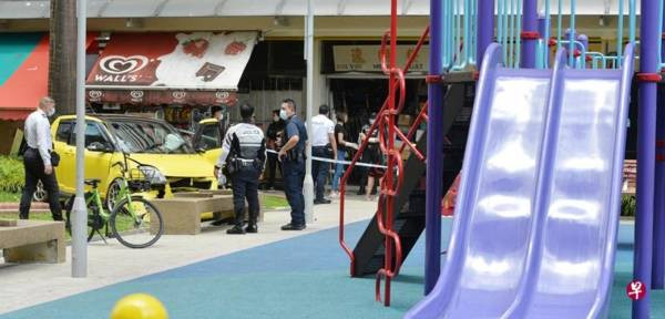 轎車沖入遊樂場 女司機竟跑去換衣 半小時才回現場